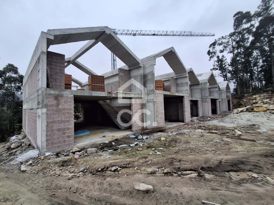 Moradia T3 para Venda em Abragão Foto 13