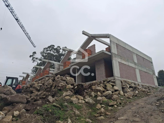 Moradia T3 para Venda em Abragão Foto 12