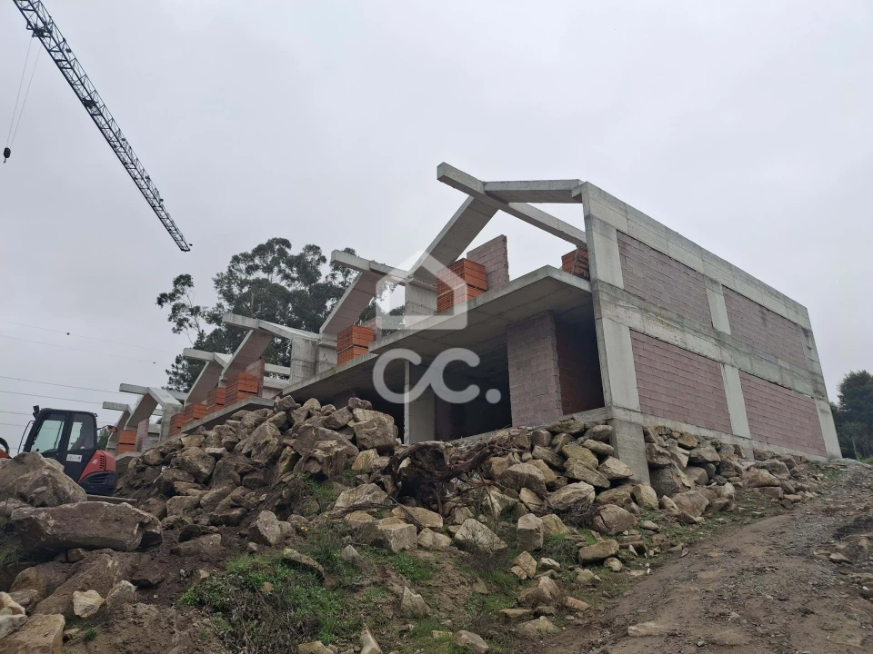 Moradia T3 para Venda em Abragão Foto 12