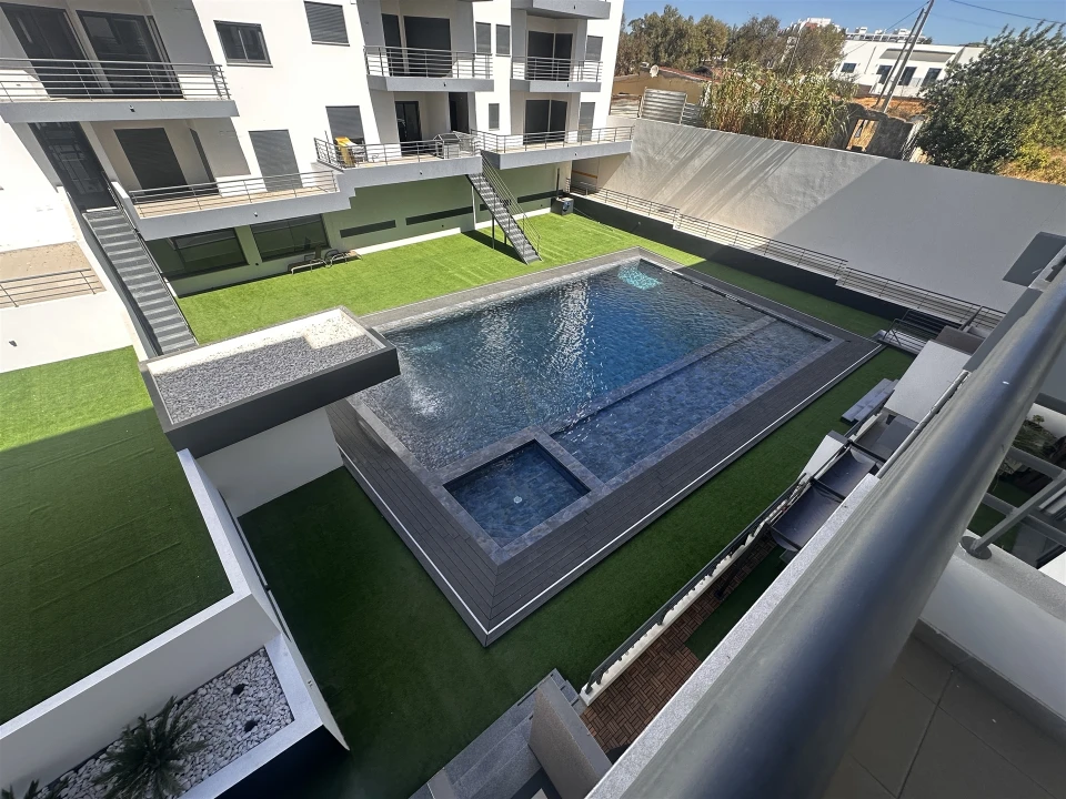 Apartamento T3 para Venda em Quelfes Foto 1