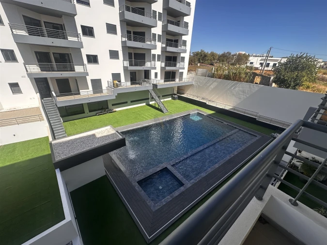 Apartamento T4 para Venda em Quelfes Foto 24