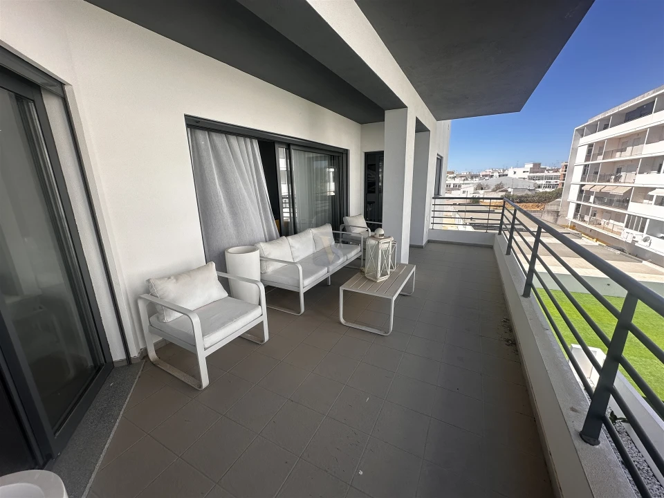 Apartamento T4 para Venda em Quelfes Foto 9