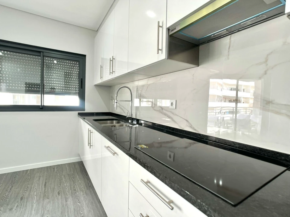 Apartamento T3 para Venda em Quelfes Foto 19