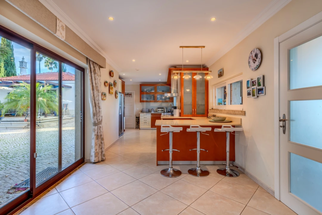 Moradia T4 para Venda em Albufeira e Olhos de Água Foto 28