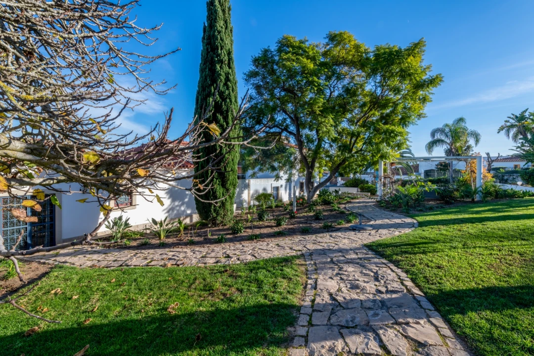 Moradia T4 para Venda em Albufeira e Olhos de Água Foto 7