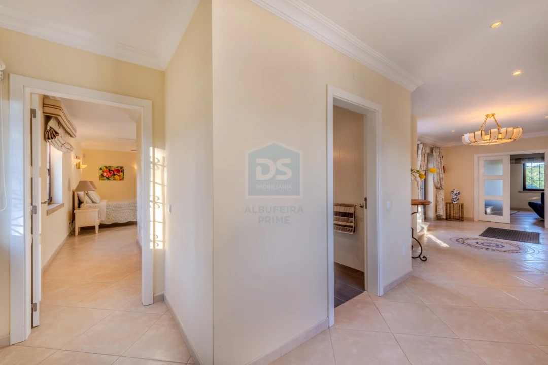 Moradia T4 para Venda em Albufeira e Olhos de Água Foto 17