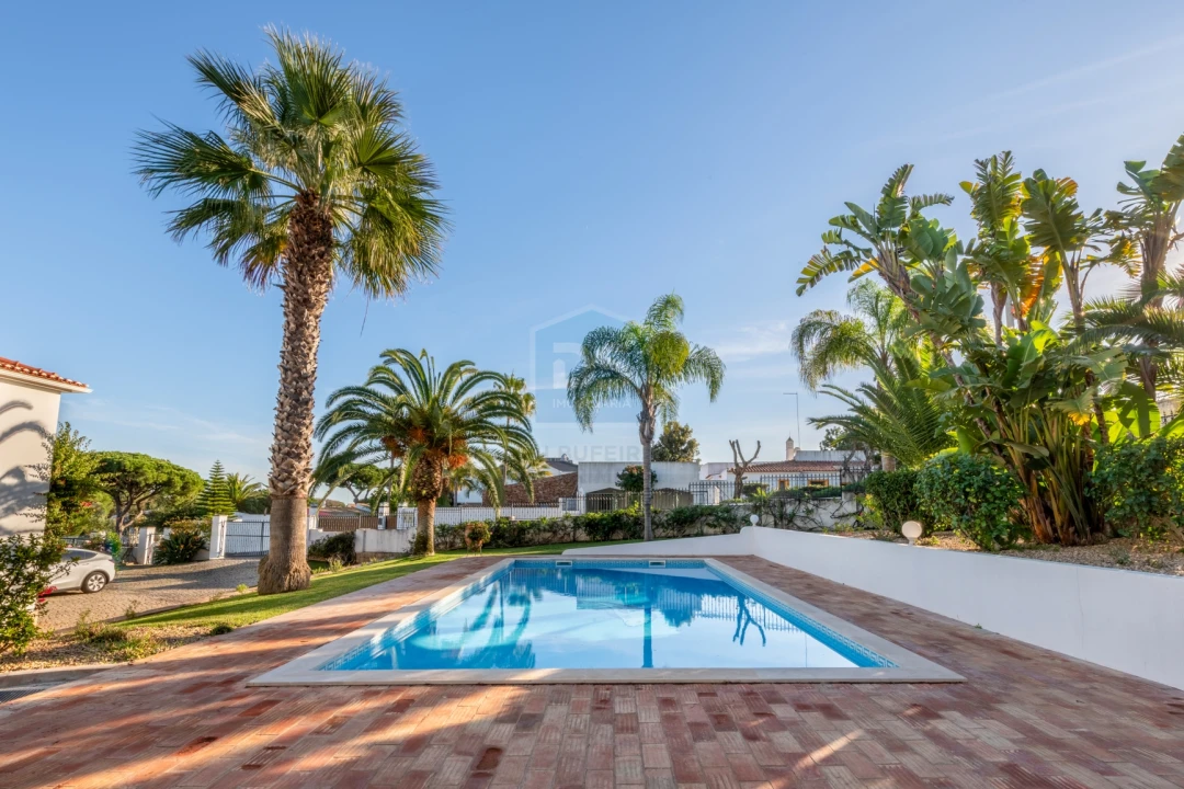 Moradia T4 para Venda em Albufeira e Olhos de Água Foto 5