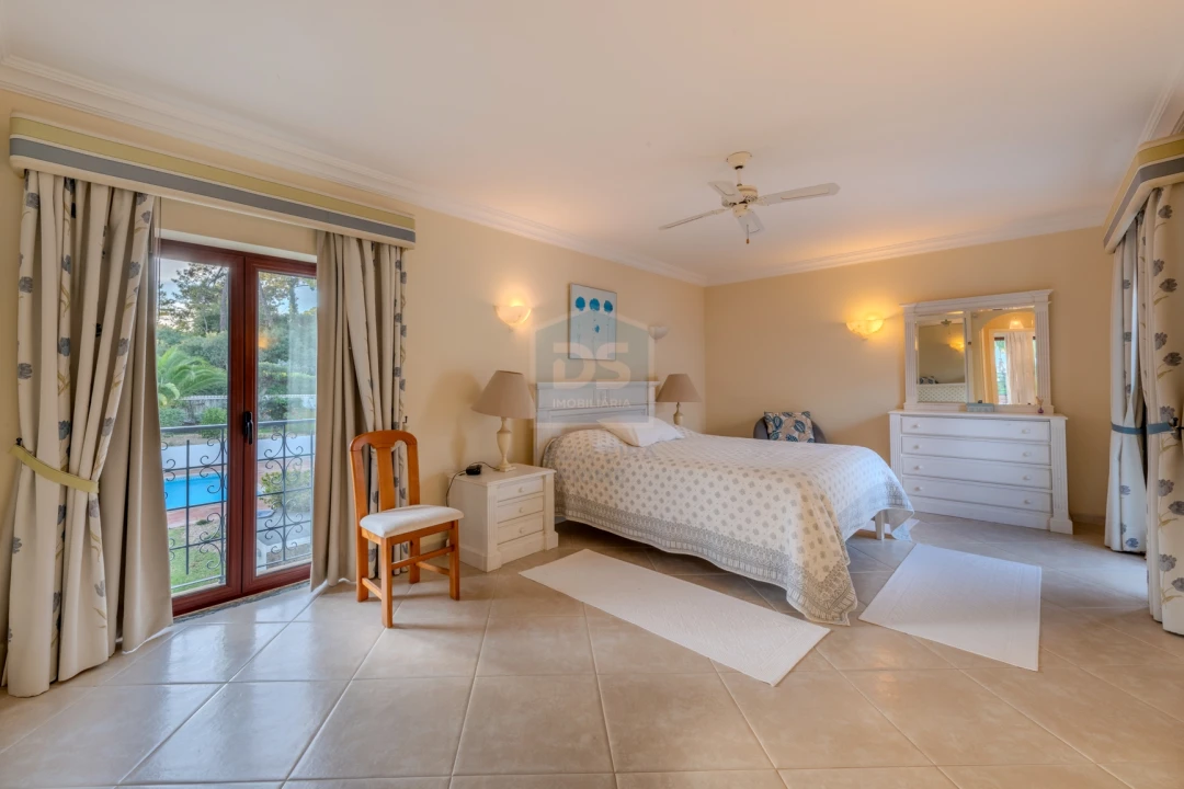 Moradia T4 para Venda em Albufeira e Olhos de Água Foto 48