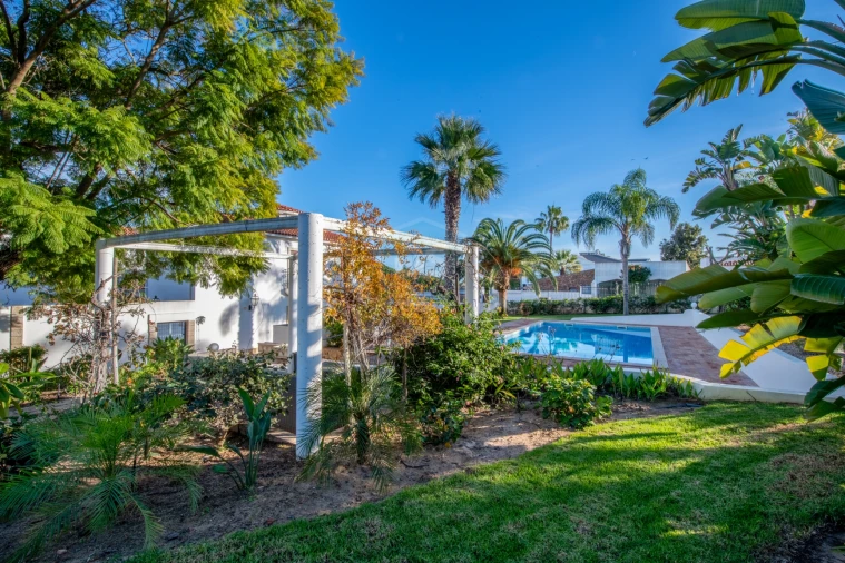 Moradia T4 para Venda em Albufeira e Olhos de Água Foto 8