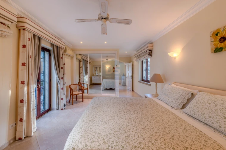 Moradia T4 para Venda em Albufeira e Olhos de Água Foto 22