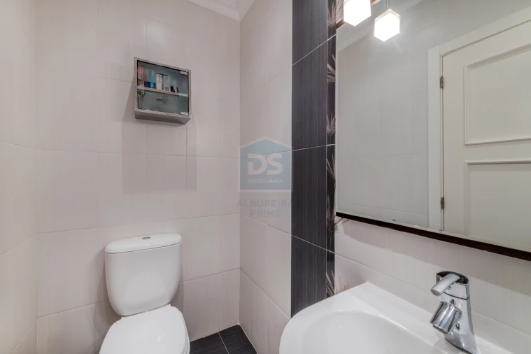 Moradia T4 para Venda em Albufeira e Olhos de Água Foto 19