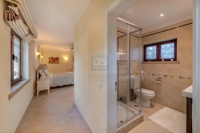 Moradia T4 para Venda em Albufeira e Olhos de Água Foto 23