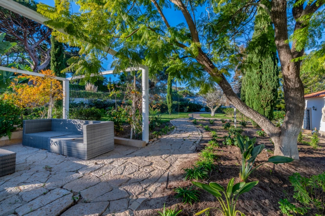 Moradia T4 para Venda em Albufeira e Olhos de Água Foto 6