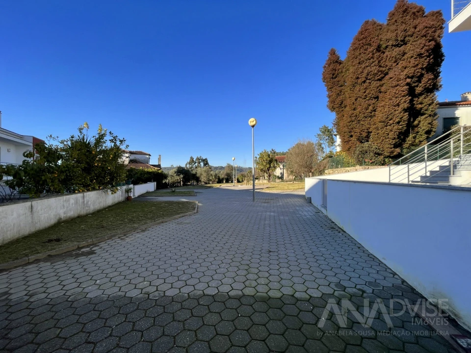 Moradia T5 para Venda em Viseu Foto 9