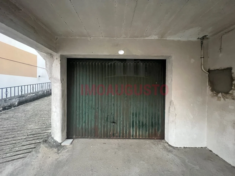 Garagem para Venda em Guarda Foto 1