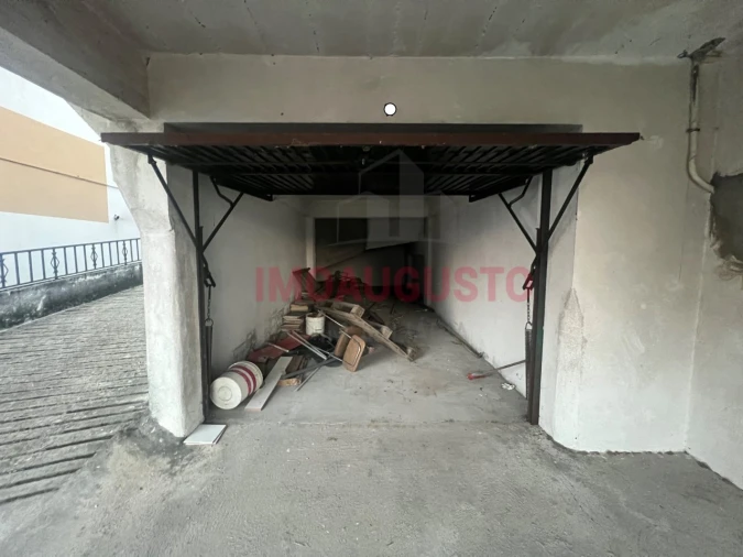 Garagem para Venda em Guarda Foto 2