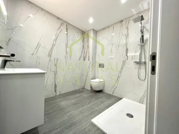 Apartamento T3 para Venda em Quelfes