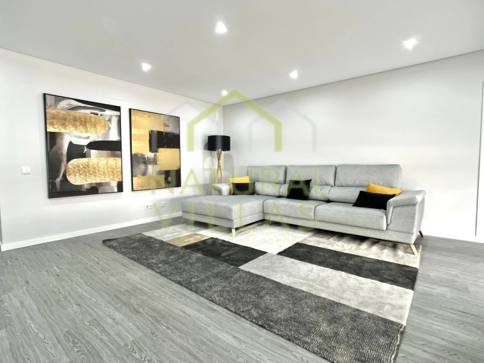 Apartamento T3 para Venda em Quelfes Foto 1