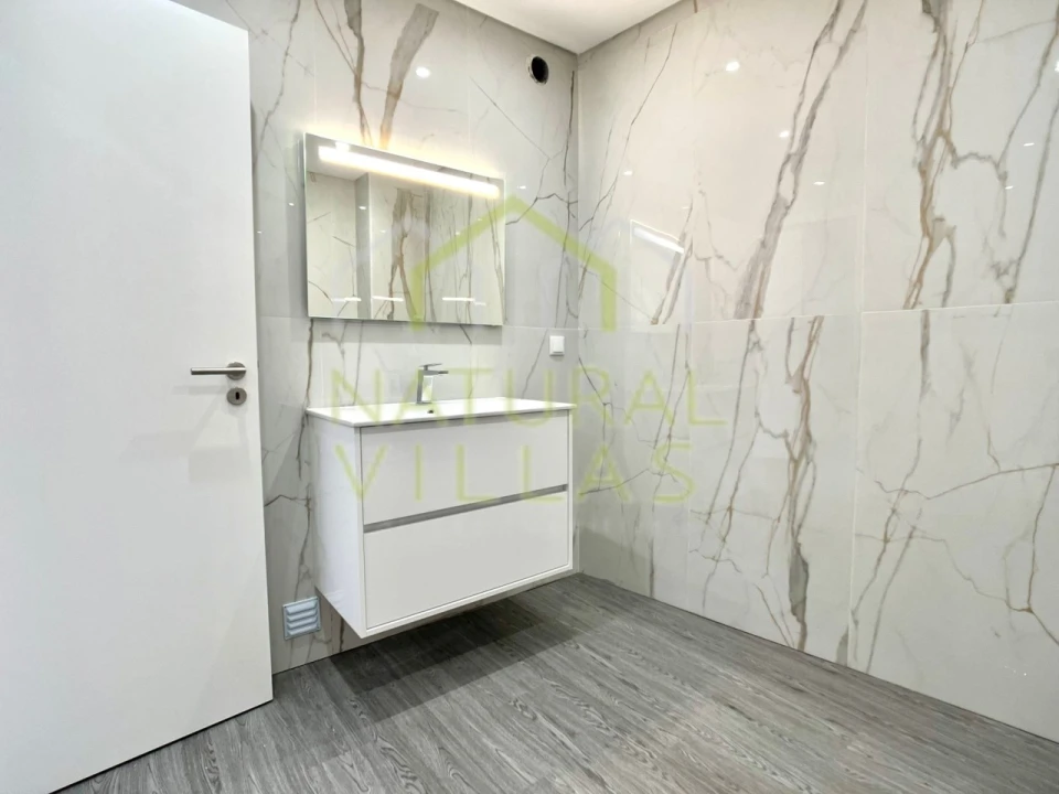Apartamento T3 para Venda em Quelfes Foto 7