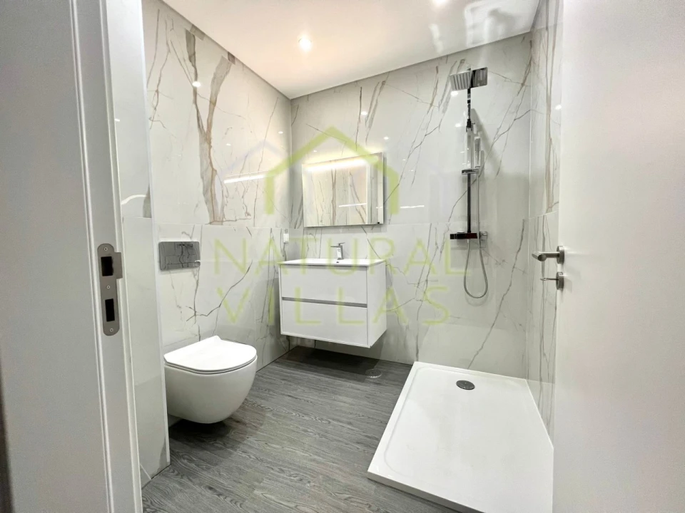 Apartamento T3 para Venda em Quelfes Foto 8