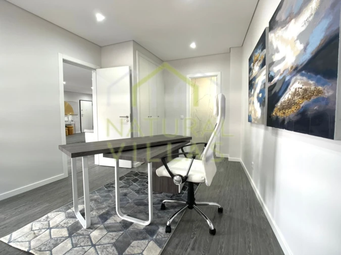 Apartamento T3 para Venda em Quelfes Foto 4