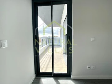 Apartamento T3 para Venda em Quelfes