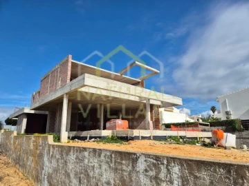 Moradia T4 para Venda em Albufeira e Olhos de Água