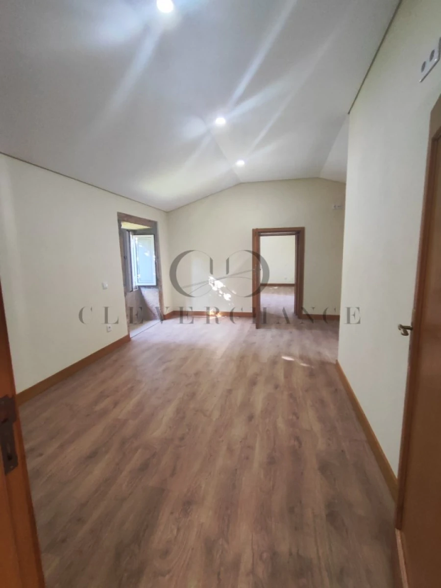 Moradia T4 para Venda em Fermedo Foto 16