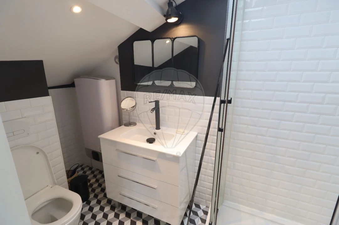 Apartamento T1 para Arrendamento em Misericórdia Foto 9