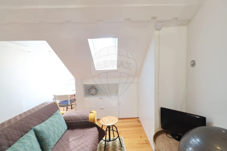 Apartamento T1 para Arrendamento em Misericórdia Foto 7