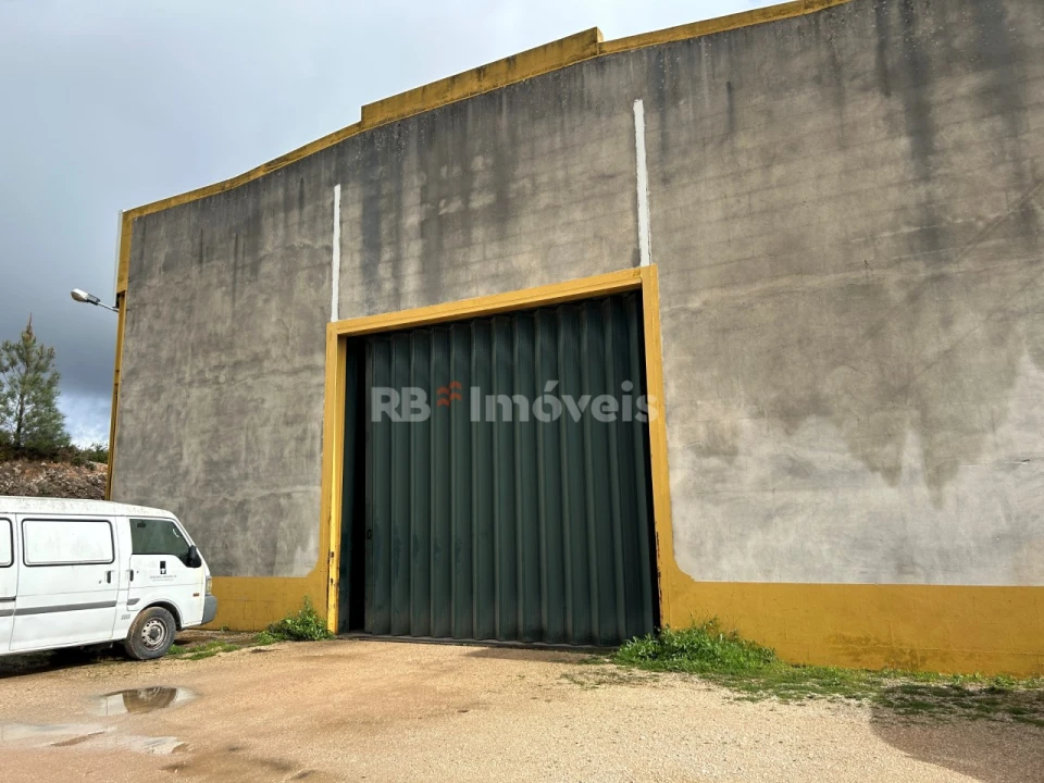 Armazém para Venda em Assentiz Foto 1