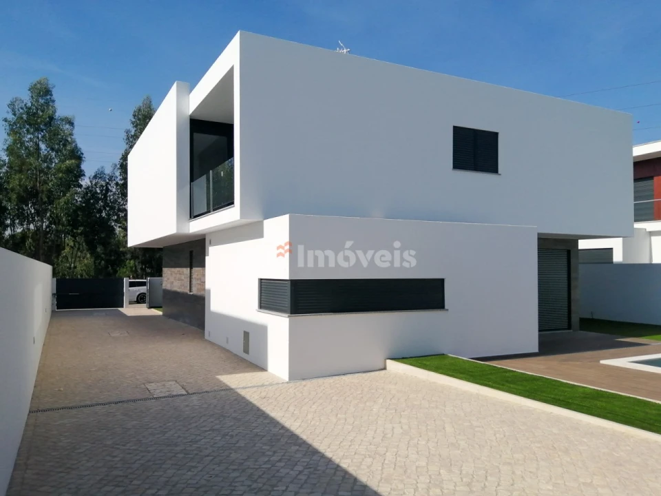 Moradia T5 para Venda em Nossa Sra de Fatima Foto 1