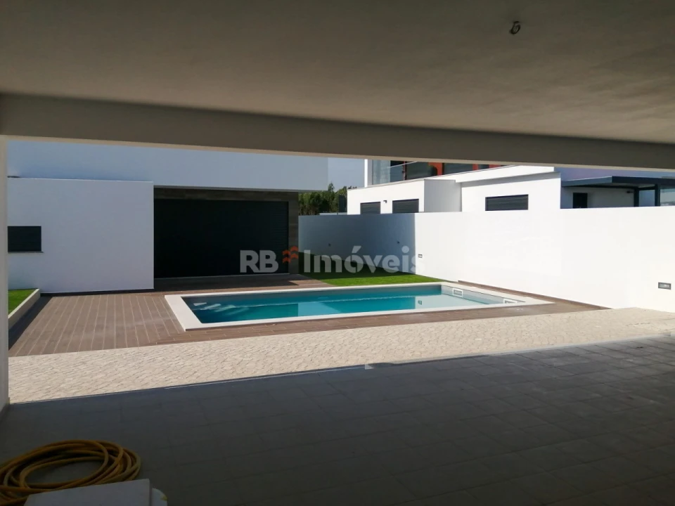 Moradia T5 para Venda em Nossa Sra de Fatima Foto 3