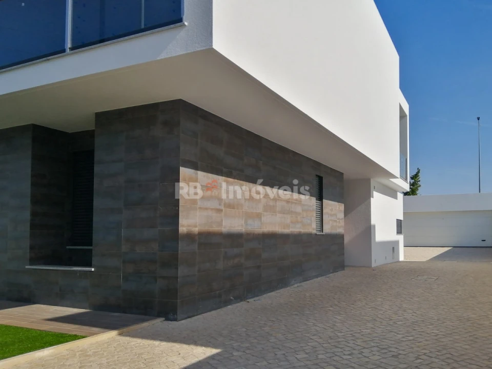 Moradia T5 para Venda em Nossa Sra de Fatima Foto 4
