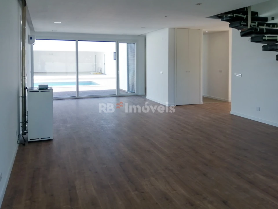 Moradia T5 para Venda em Nossa Sra de Fatima Foto 15