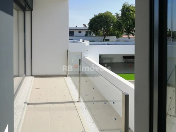 Moradia T5 para Venda em Nossa Sra de Fatima