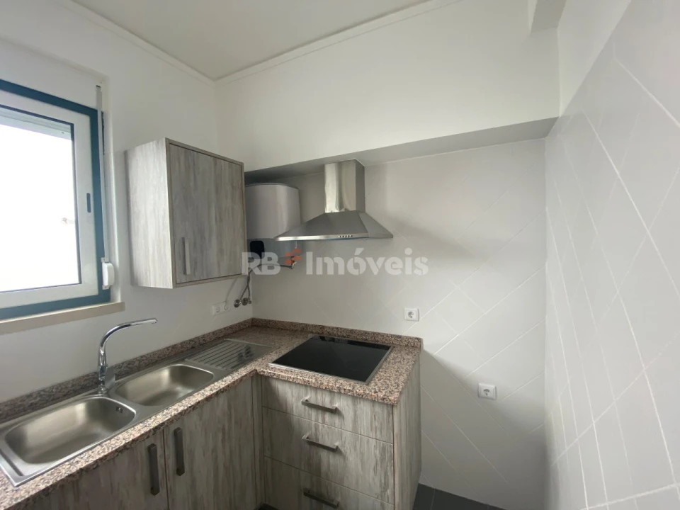 Apartamento T2 para Venda em São João Baptista e Santa Maria dos Olivais Foto 4