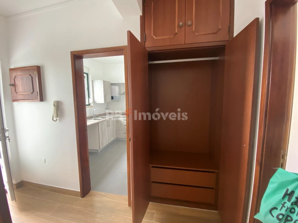 Apartamento T2 para Venda em São João Baptista e Santa Maria dos Olivais Foto 13