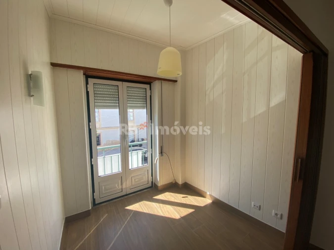 Apartamento T2 para Venda em São João Baptista e Santa Maria dos Olivais Foto 3