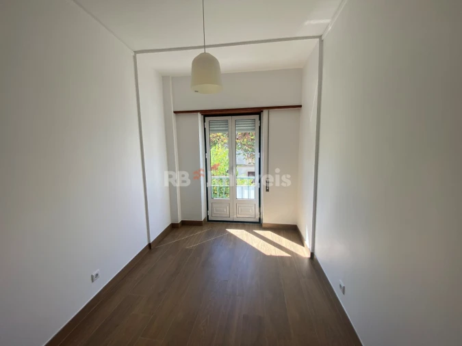 Apartamento T2 para Venda em São João Baptista e Santa Maria dos Olivais Foto 2