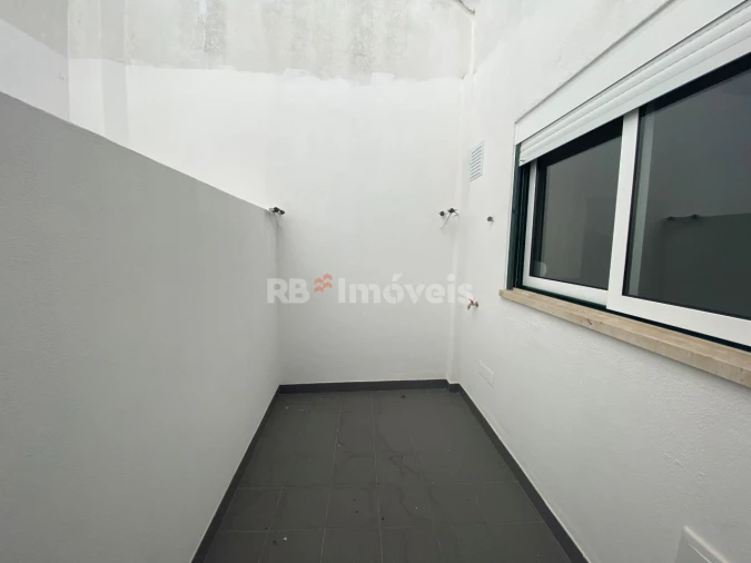Apartamento T2 para Venda em São João Baptista e Santa Maria dos Olivais Foto 27