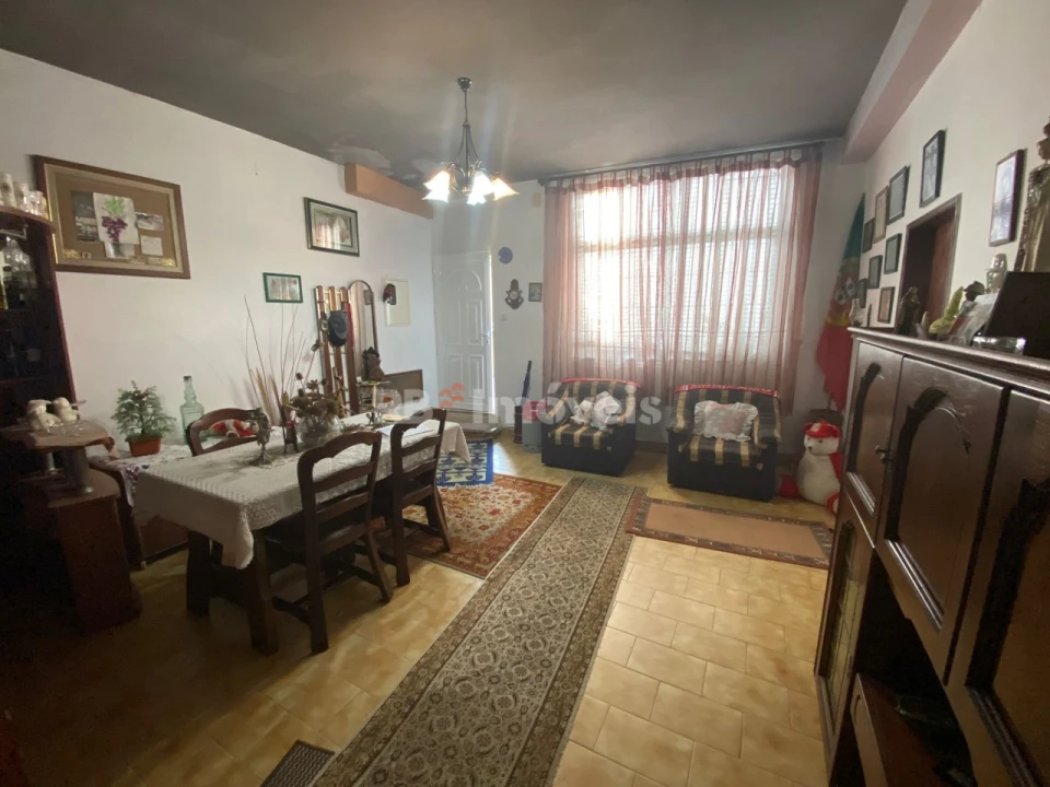 Moradia T2 para Venda em Além da Ribeira e Pedreira Foto 5