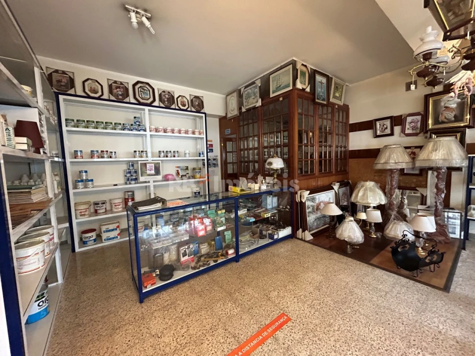 Loja para Venda em São João Baptista e Santa Maria dos Olivais Foto 1