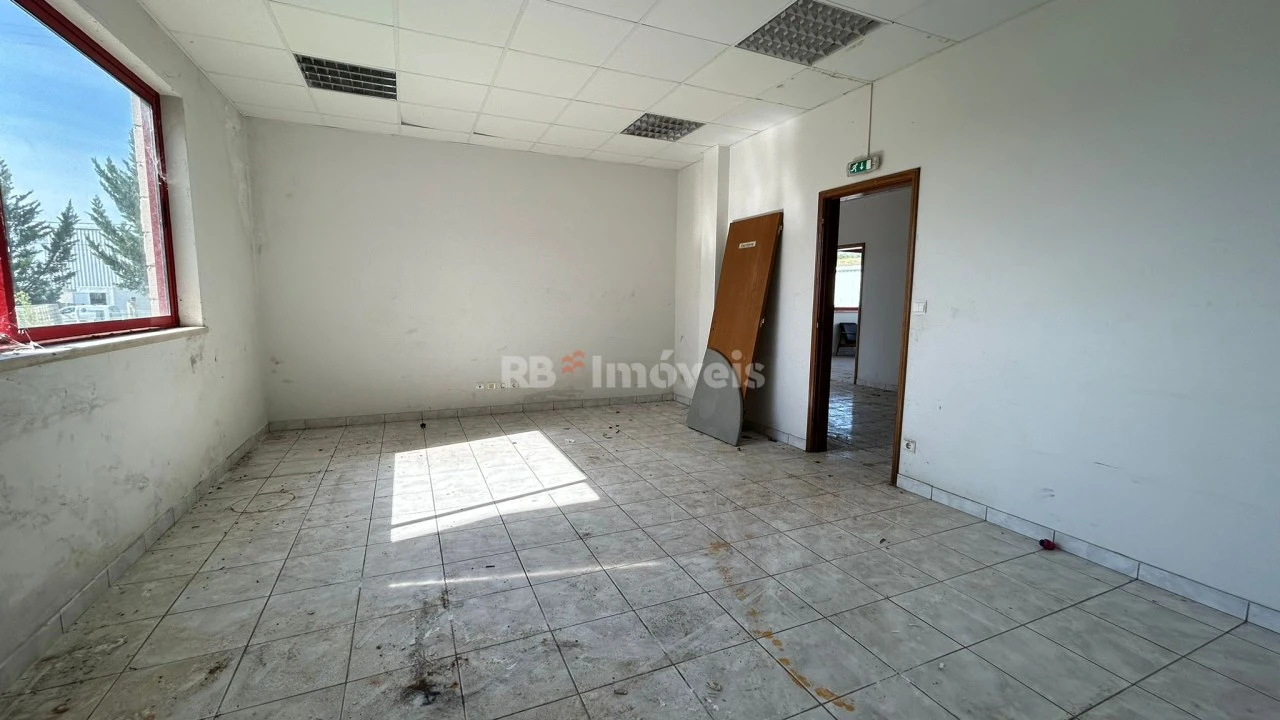 Armazém para Venda em Montalvo Foto 7