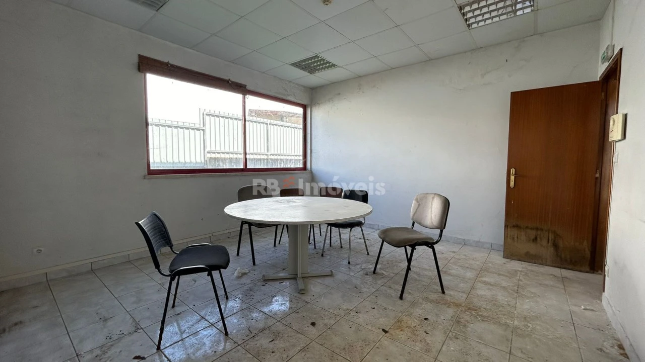 Armazém para Venda em Montalvo Foto 8