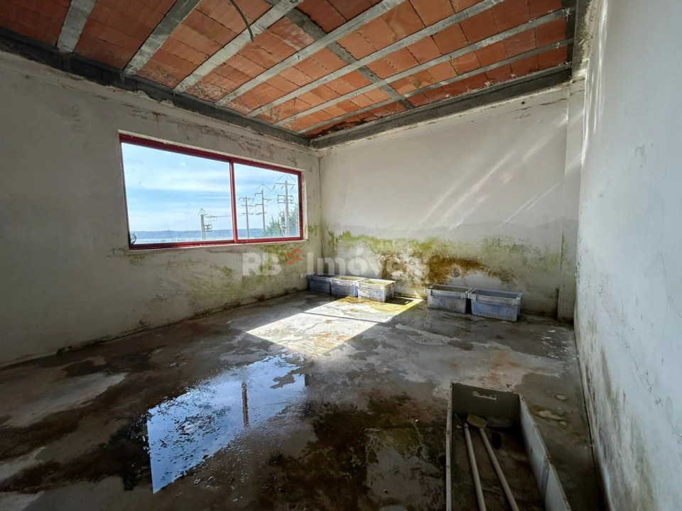 Armazém para Venda em Montalvo Foto 33