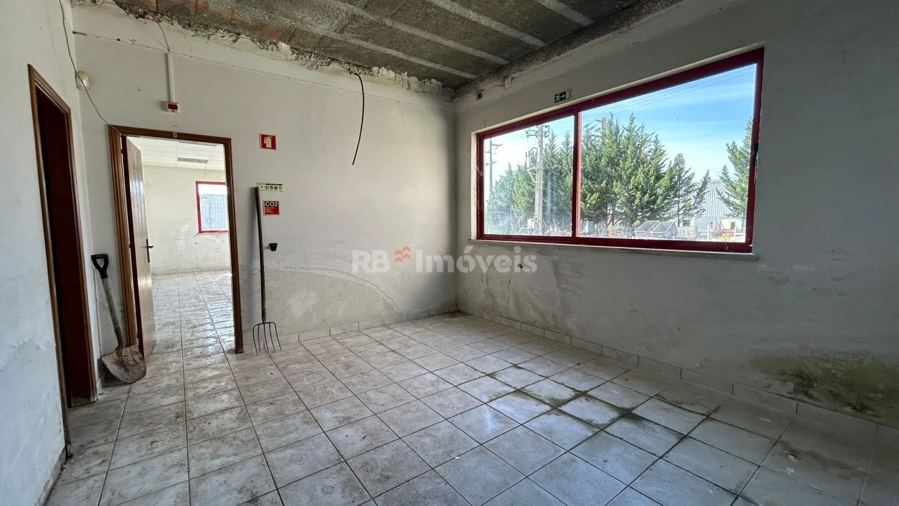 Armazém para Venda em Montalvo Foto 55