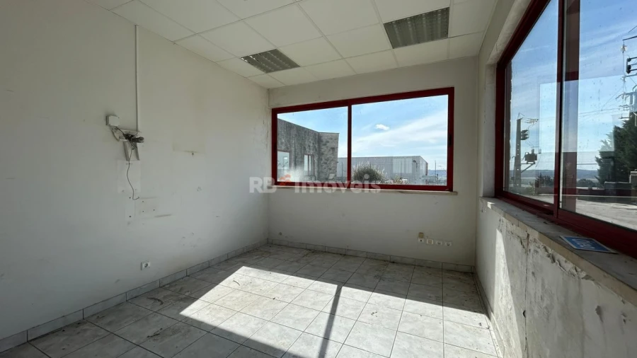 Armazém para Venda em Montalvo Foto 13