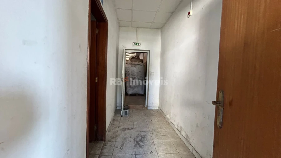 Armazém para Venda em Montalvo Foto 54