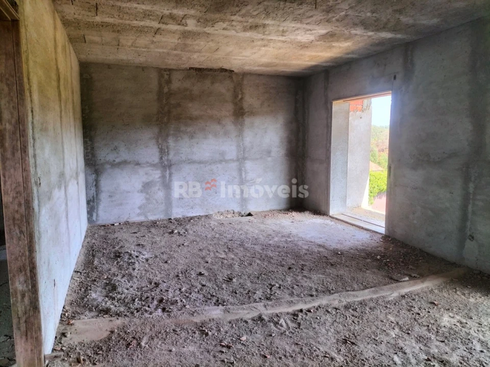 Moradia T3 para Venda em Olalhas Foto 15